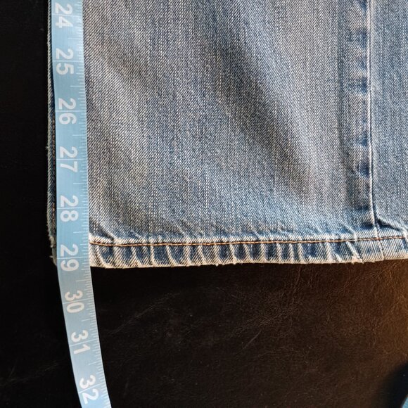 Old Navy Women's Straight Distressed Jeans Size 4 - Picture 9 of 10